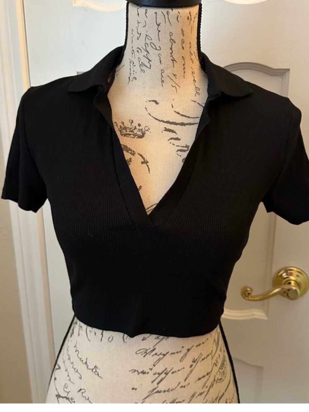 Zara Black Short Sleeve Crop Top V neck with Collar, Size M